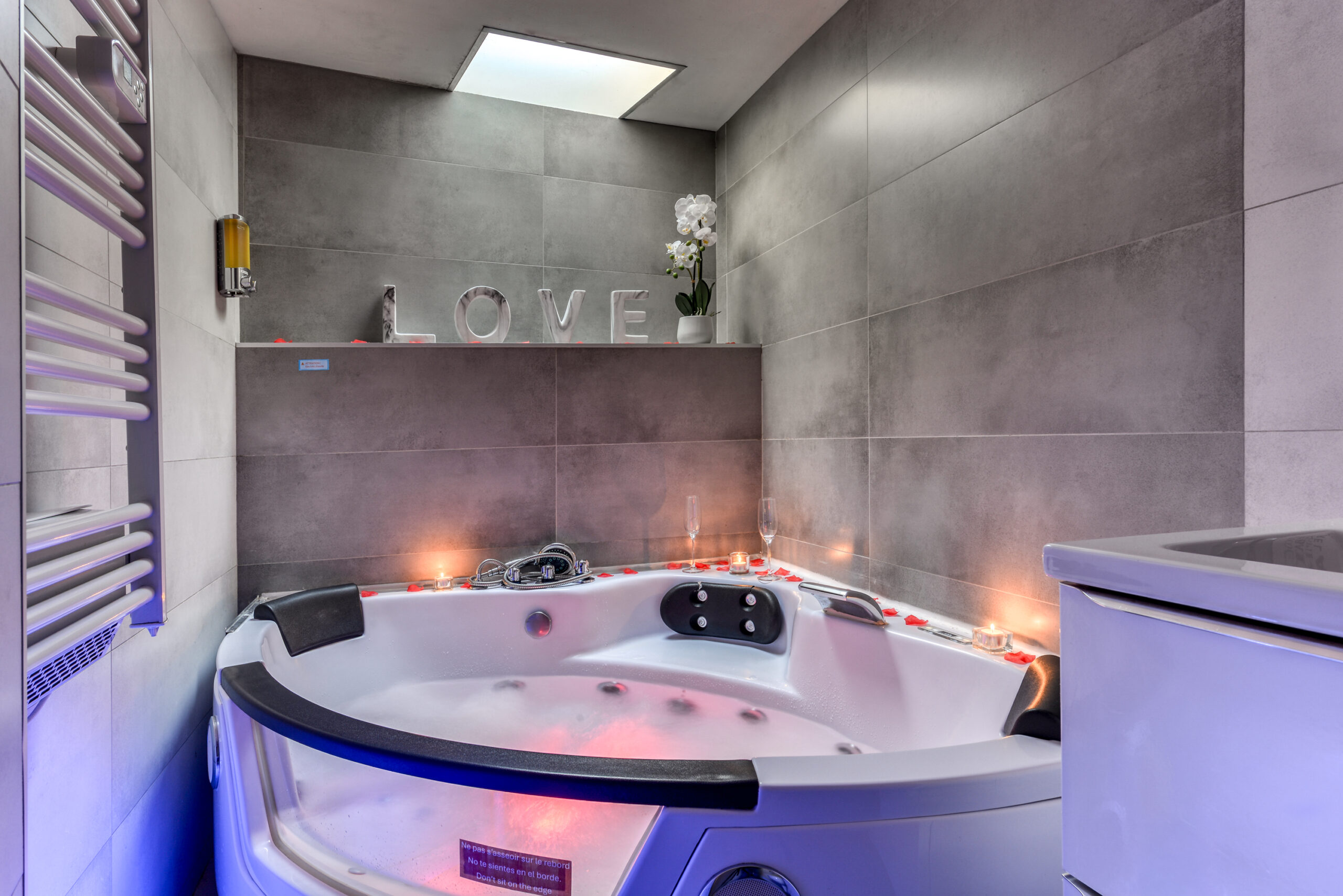 Suite Romantique climatisée avec jacuzzi